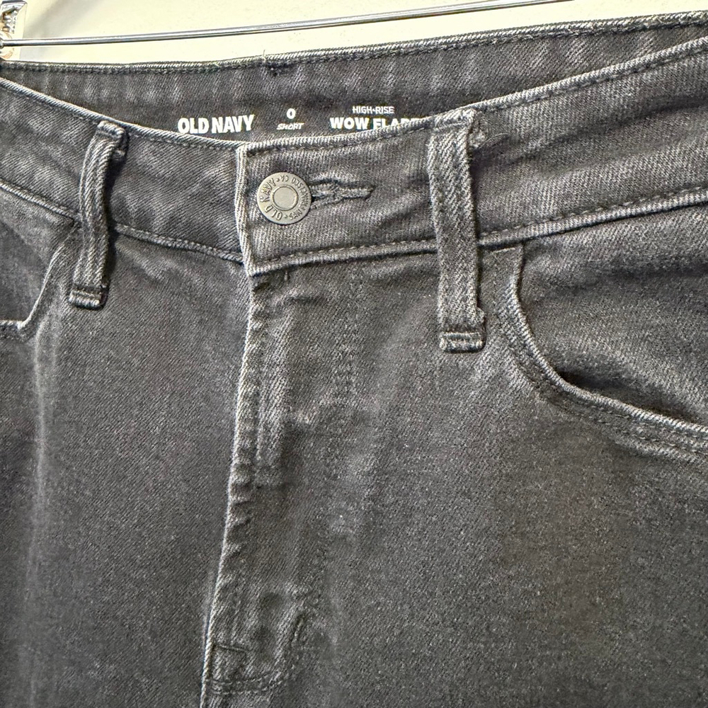 Women's Old Navy High-Rise Wow Flare Jeans in Black, Size 0 Short Bell Bottoms - Picture 11 of 16